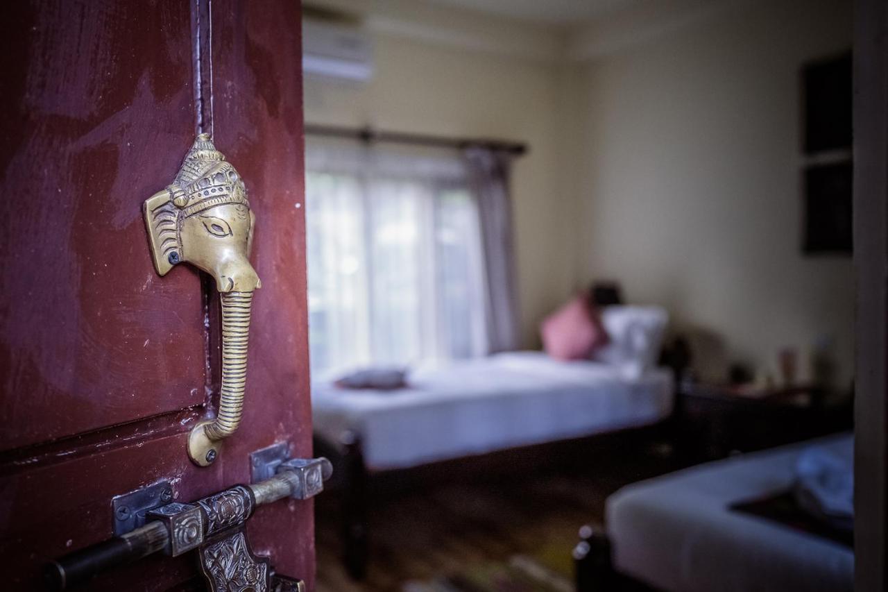 Mingtang Garden Cottage 名堂花园度假屋 Pokhara Exterior photo