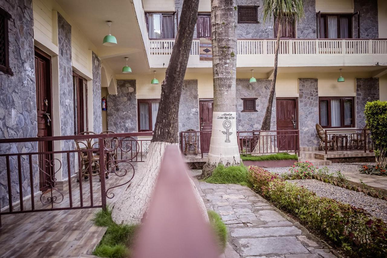 Mingtang Garden Cottage 名堂花园度假屋 Pokhara Exterior photo